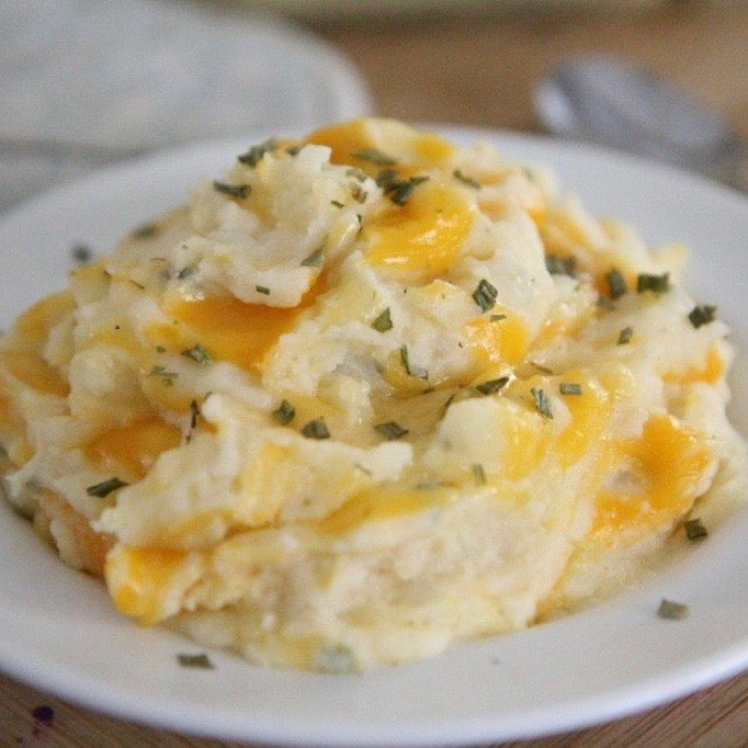 Cheesy Cauliflower Mash