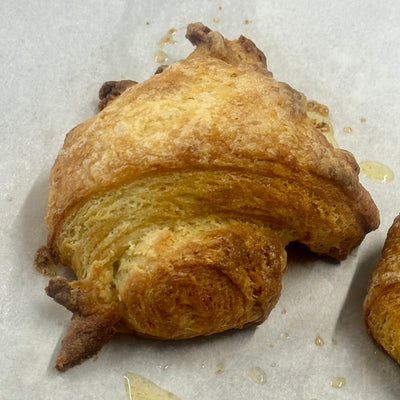 Flakey Butter Croissants (4/order)