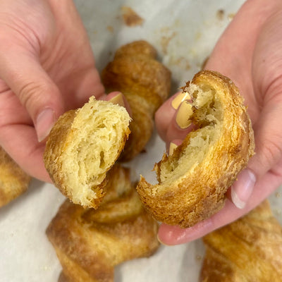 Flakey Butter Croissants (4/order)
