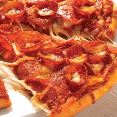keto low carb pepperoni pizza by Alter Eat-o